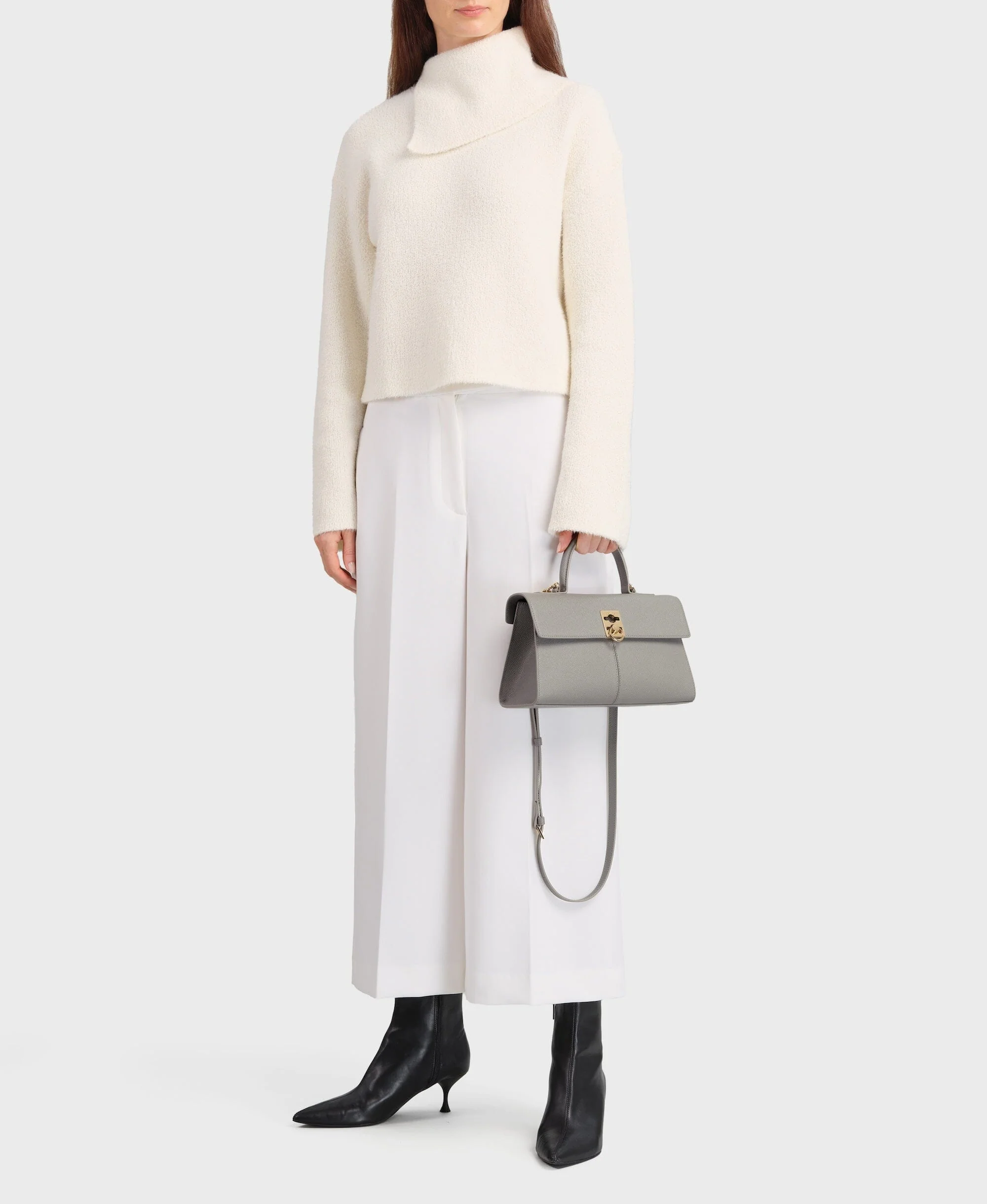 Medium Stance - Ash Grey - Image 5