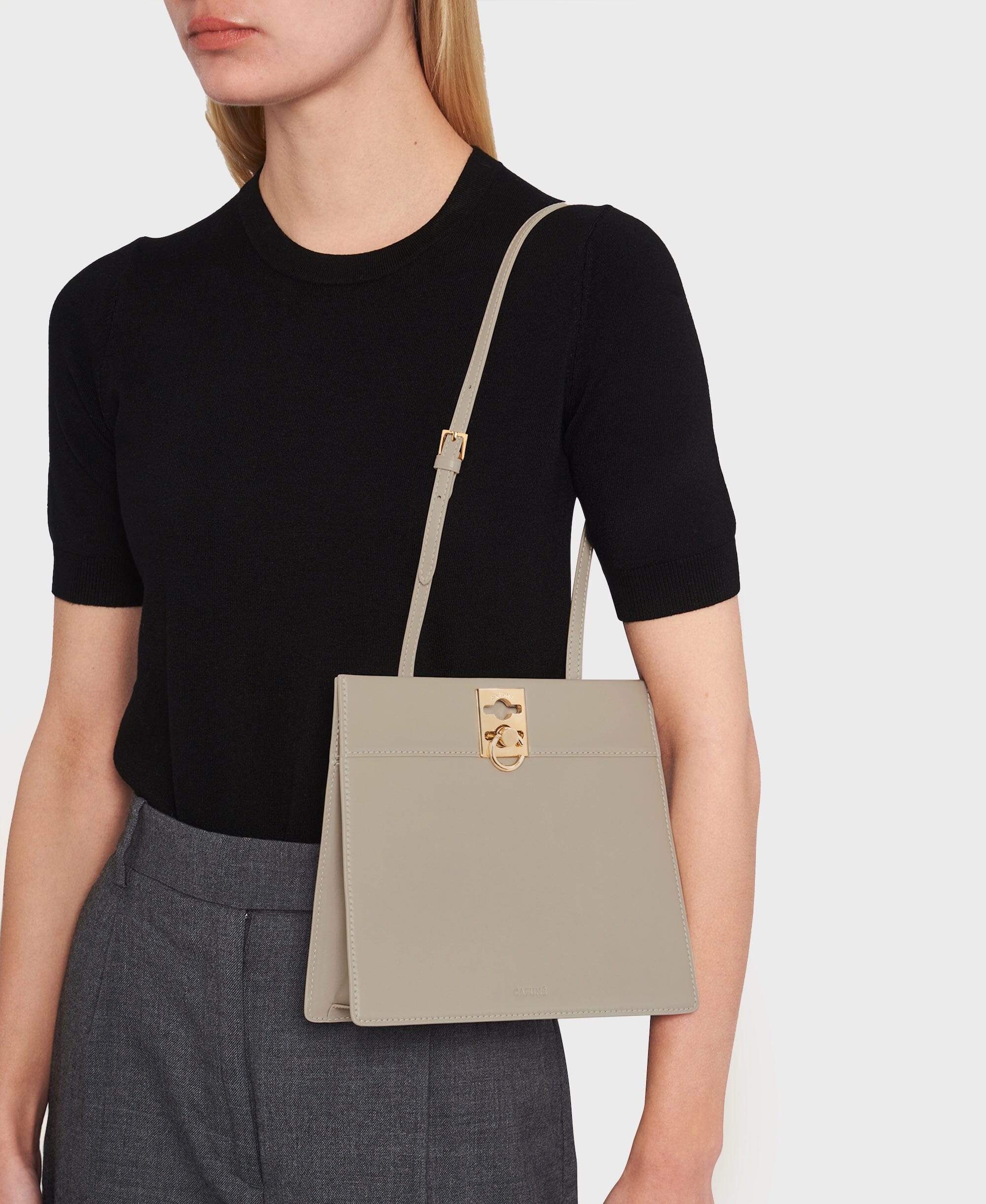 Stance Clasp - Taupe - Image 5